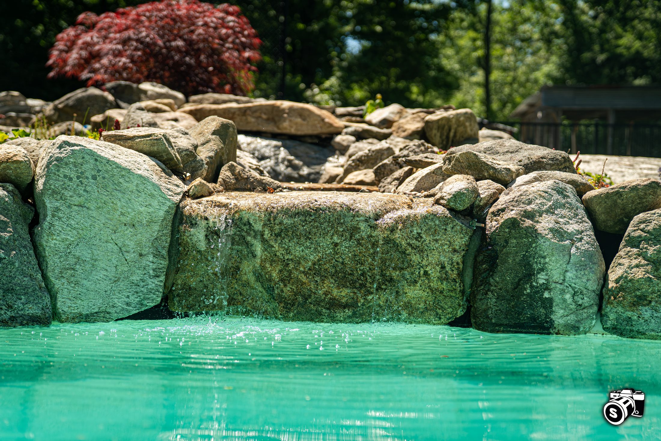 Dry-stack stone wall corner detail